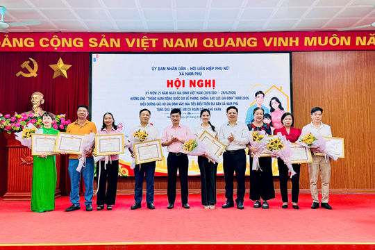 Xã Nam Phù biểu dương các gia đình văn hóa tiêu biểu