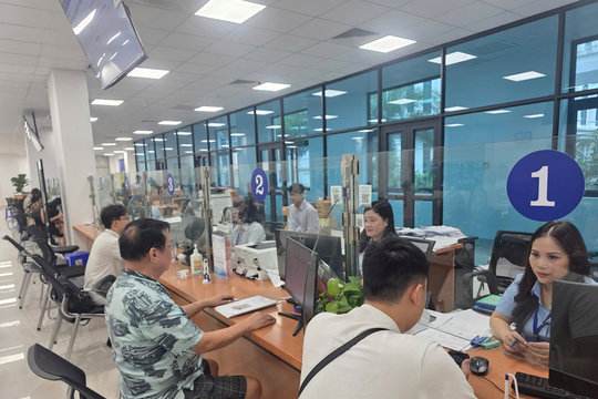 Một cửa số - Hành chính công thông minh - Chính quyền phục vụ nhìn từ Cầu Giấy