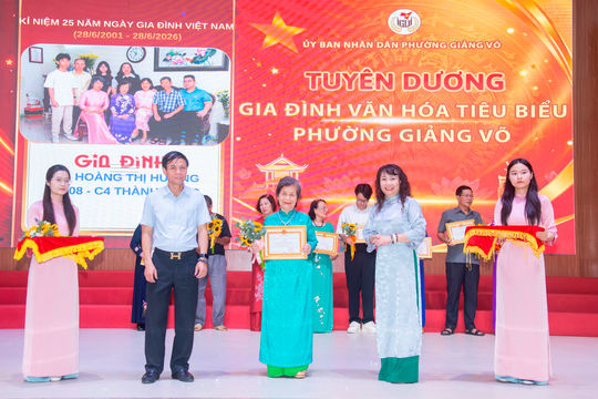 Phường Giảng Võ tuyên dương 70 gia đình văn hóa tiêu biểu