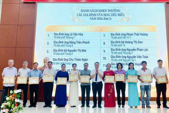 Phường Tây Tựu tuyên dương 27 gia đình văn hóa tiêu biểu