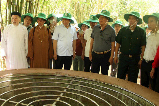 Đoàn đại biểu Thủ đô dâng hương, tri ân tại các địa chỉ đỏ ở Quảng Trị