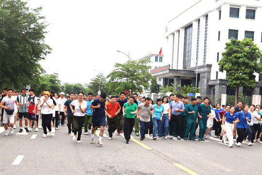 Lan tỏa giá trị gia đình qua ngày hội thể thao ở phường Tây Tựu