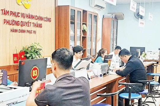 Tiếp tục thực hiện có hiệu quả 11 Nghị quyết của Chính phủ về cắt giảm, phân cấp, đơn giản hóa TTHC