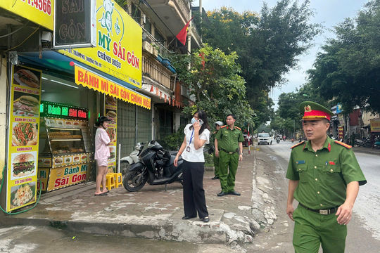 Công an xã Thường Tín xử lý điểm nghẽn trật tự đô thị và ùn tắc giao thông