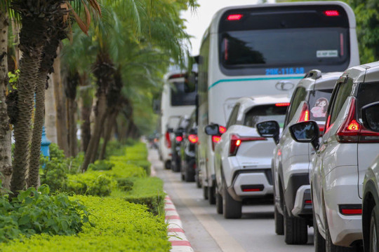 Từ ngày 15-8, chở trẻ em không có thiết bị an toàn phù hợp sẽ bị xử phạt