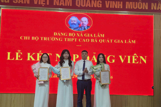 Đảng viên tuổi 18: Dấu mốc của sự trưởng thành của học sinh THPT