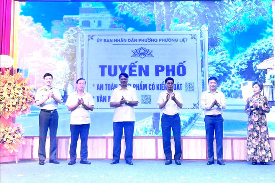 Phường Phương Liệt ra mắt “Tuyến phố an toàn thực phẩm có kiểm soát” tại phố Lê Trọng Tấn
