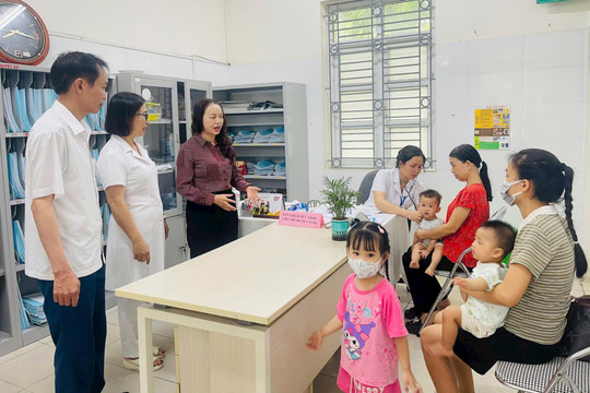 Xã Ô Diên khởi động chương trình khám sức khỏe toàn dân từ nhóm trẻ em dưới 6 tuổi