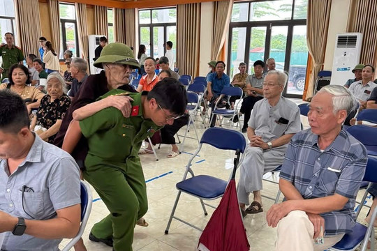 84 thân nhân liệt sĩ xã Ngọc Hồi được hỗ trợ thu nhận mẫu ADN phục vụ xác định danh tính