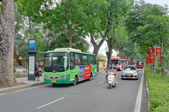 Hà Nội điều chỉnh 4 tuyến buýt phục vụ thí điểm vùng phát thải thấp