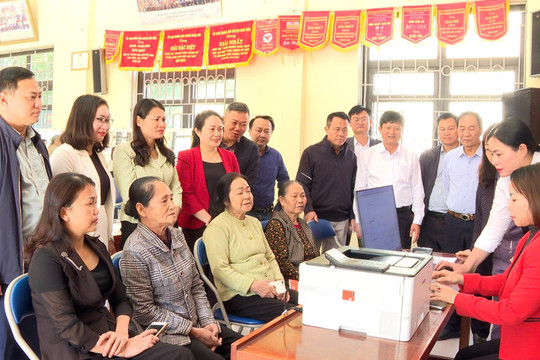 Chuyển đổi số từ những việc gần dân nhất