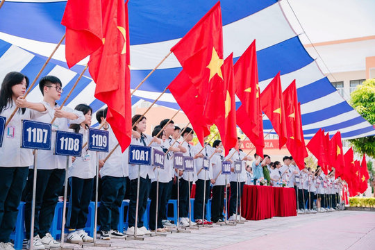 Chuyển đổi số nhìn từ Trường THPT Nguyễn Quốc Trinh