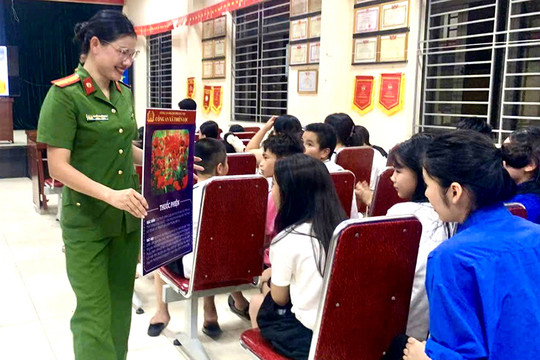“Cái chết trắng” biến hình: Cần ngăn chặn hiểm họa từ gốc Bài 2: Vì sao giới trẻ dễ trở thành “con mồi” của ma túy mới?