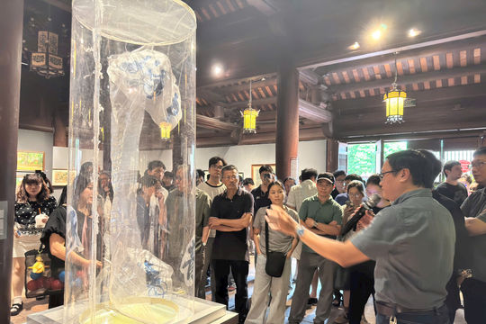 Trưng bày hơn 60 tác phẩm nghệ thuật tôn vinh giá trị Quốc Tử Giám