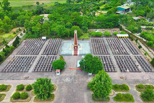 Đồng loạt rà soát tài liệu lưu trữ phục vụ tìm kiếm, quy tập hài cốt liệt sĩ