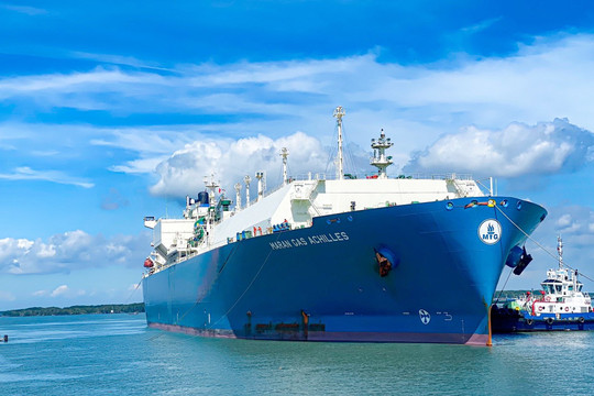 PV GAS ký Hợp đồng mua LNG định hạn đầu tiên của Việt Nam giai đoạn 2027-2031