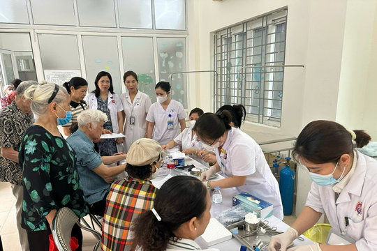 Phường Từ Liêm triển khai khám sức khỏe miễn phí cho người dân