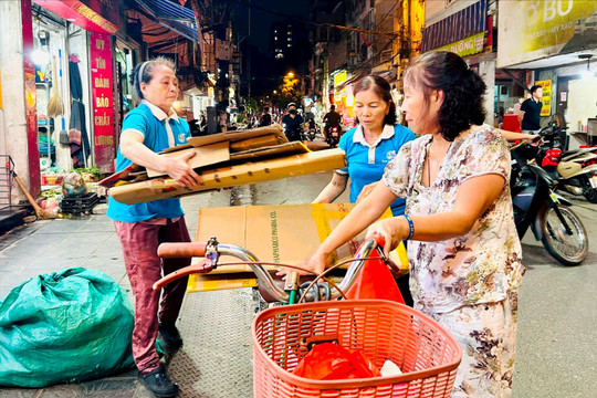 Phụ nữ Hoàng Mai lan tỏa yêu thương từ mô hình "Biến rác thành tiền"