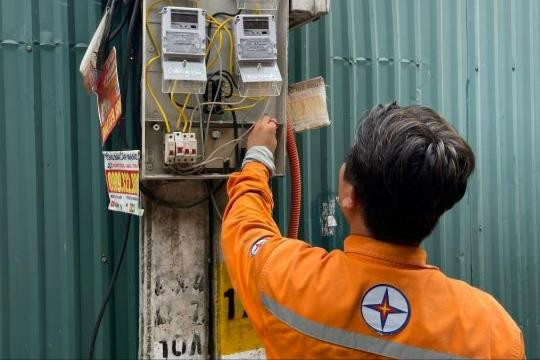 Hoài Đức: Quá tải trạm biến áp, người dân thấp thỏm nguy cơ mất điện