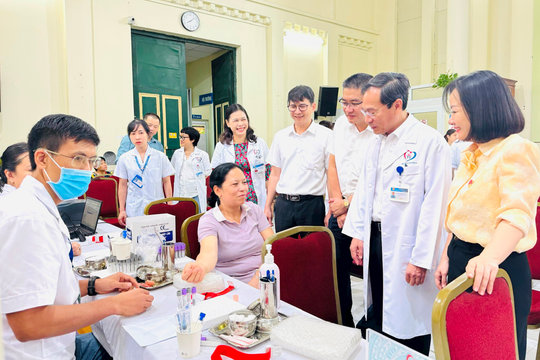 Trên 7.000 người dân phường Kim Liên được khám sức khỏe miễn phí