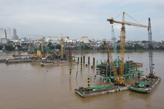 Ba đại công trường vượt sông Hồng tăng tốc