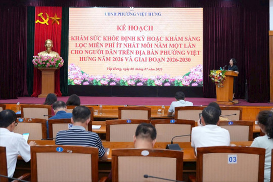 Phường Việt Hưng: Khám sức khỏe định kỳ miễn phí cho người dân