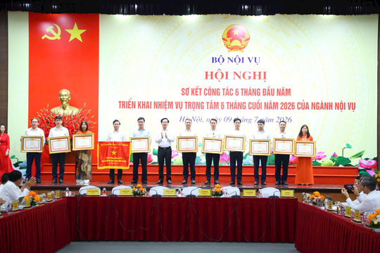 Bộ Nội vụ hoàn thành khối lượng lớn nhiệm vụ có tính phức tạp, yêu cầu cao
