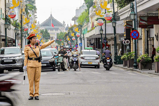 Phân luồng giao thông phục vụ Lễ kỷ niệm 80 năm Ngày truyền thống lực lượng An ninh nhân dân