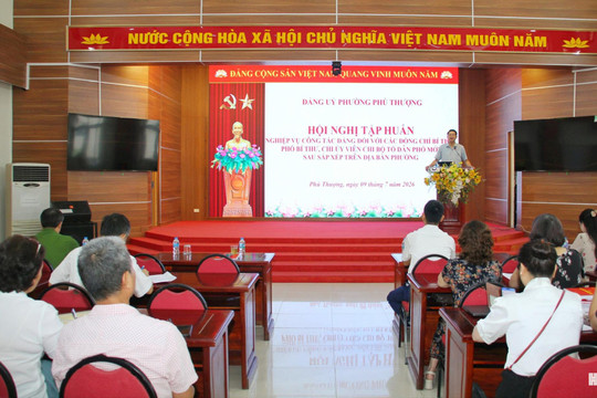 Phú Thượng: Tập huấn nghiệp vụ công tác Đảng cho cấp ủy các chi bộ tổ dân phố mới