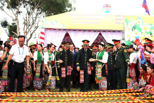 Giao lưu hữu nghị quốc phòng biên giới Việt Nam - Lào: Thêm bền chặt tình đoàn kết đặc biệt