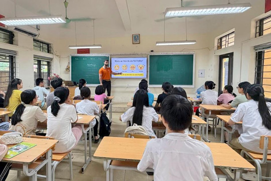Kiến tạo môi trường học ngoại ngữ từ những điều giản dị