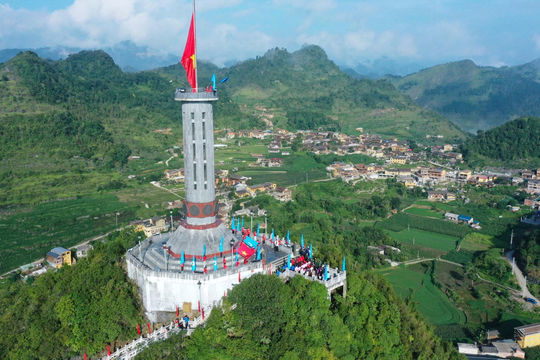 Hành trình "Tôi yêu Tổ quốc tôi" - Khát vọng cống hiến nơi địa đầu