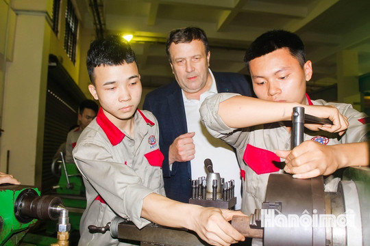 Giáo dục nghề nghiệp đón đầu “cơn khát” nhân lực chất lượng cao