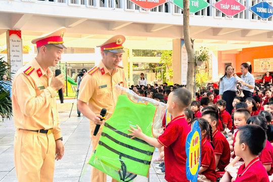Nhiều giải pháp phòng đuối nước và bảo đảm an toàn giao thông đường thủy