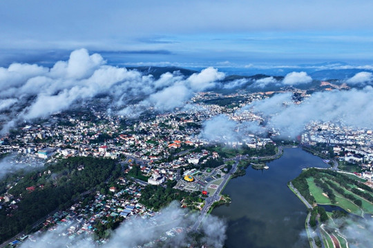 Lâm Đồng phát động phong trào thi đua hướng tới mục tiêu tăng trưởng bền vững “2 con số” giai đoạn 2026-2030