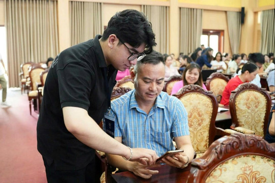 Phát huy sức mạnh cộng đồng đưa kỹ năng số đến từng người dân