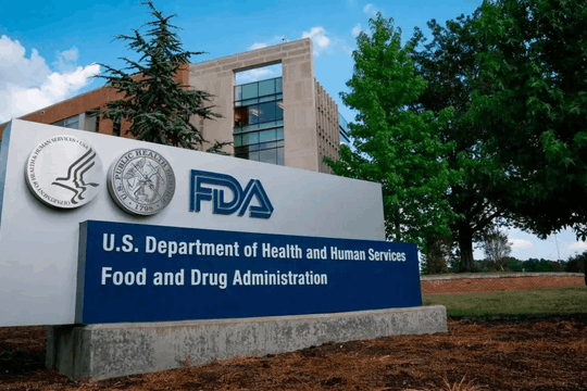 FDA đối mặt sức ép vì thuốc lá điện tử