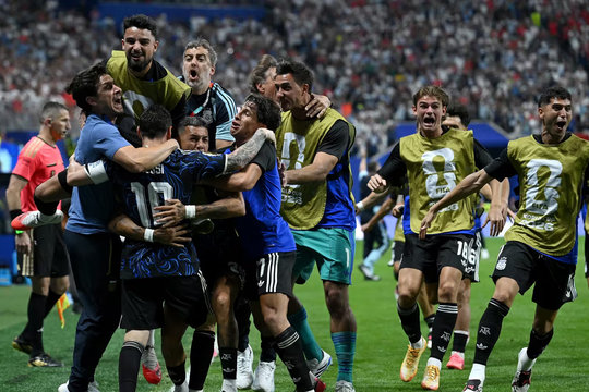 Chiến thắng trước tuyển Anh hé lộ một Argentina mới