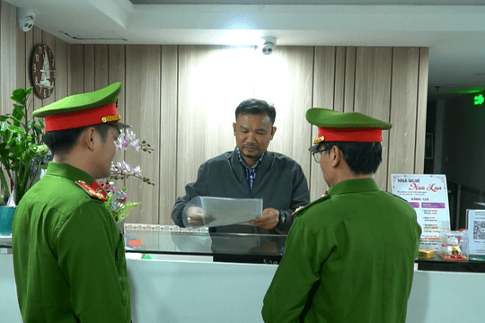 Chủ cơ sở lưu trú cần khai báo tạm trú cho người nước ngoài ngay khi đến