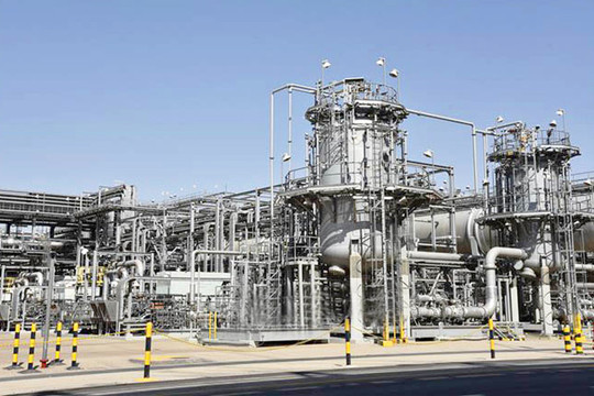 Căng thẳng Eo biển Hormuz phủ bóng lên triển vọng giá dầu thế giới