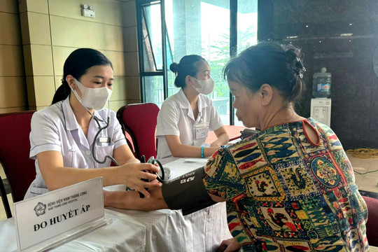 Bệnh viện Lão khoa Hà Nội triển khai khám sức khỏe định kỳ miễn phí cho người dân