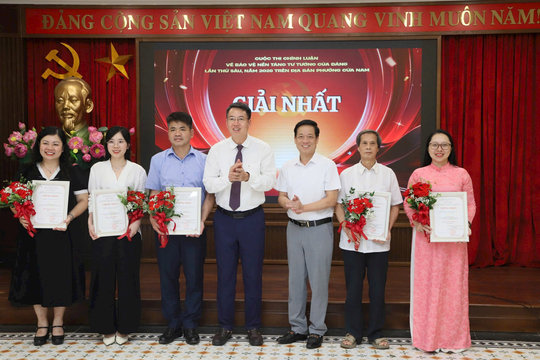 Phường Cửa Nam trao 24 giải cuộc thi bảo vệ nền tảng tư tưởng của Đảng