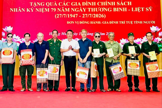 Hà Nội tặng 2.107 suất quà người có công dịp Quốc khánh