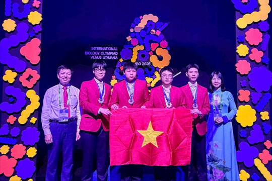 Đoàn Việt Nam duy trì Top 8 tại kỳ thi Olympic Sinh học quốc tế 2026