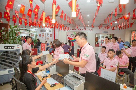 Trao giọt máu hồng, nối dài những nghĩa cử