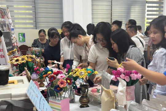 Gỡ “nút thắt” tiếp cận dịch vụ ngân hàng số cho người khuyết tật