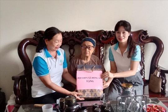 Xã Hồng Sơn tri ân gia đình chính sách nhân kỷ niệm 79 năm Ngày Thương binh – Liệt sĩ