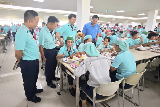 Khoảng 23.700 công nhân Canon Việt Nam chung vui “Bữa cơm Công đoàn”