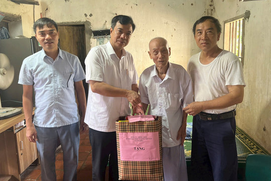 Xã Ứng Hòa trao hơn 4,63 tỷ đồng quà tri ân người có công