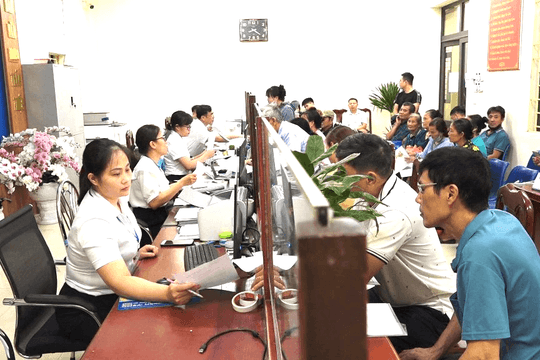 Xây dựng chính quyền số từ những việc gần dân